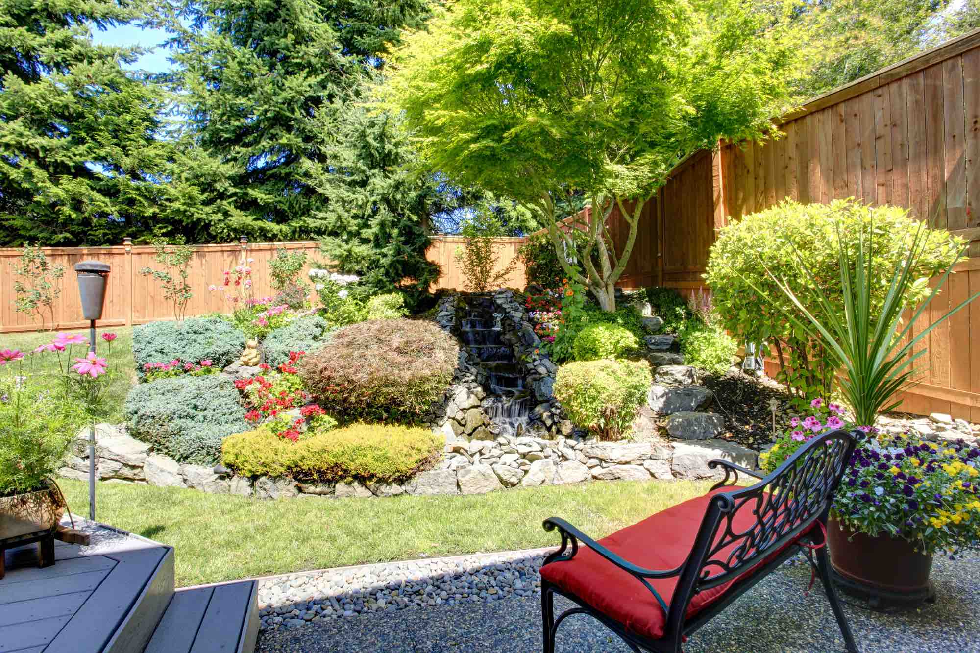 High gardening ideas for small areas to take advantage of your outside space